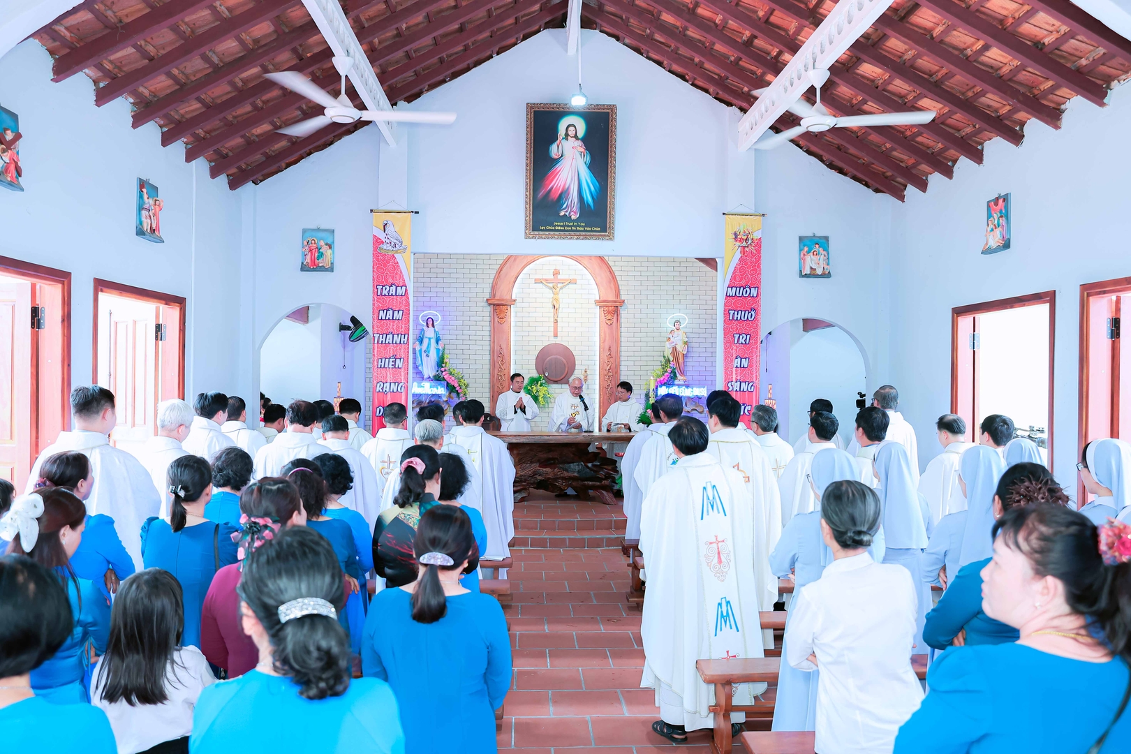 Giáo Xứ Lộc Thiện Mừng Kỷ Niệm 100 Năm Cung Hiến Thánh Đường Tiên Khởi